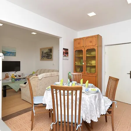 Apartman 2141 *