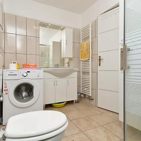 2141 Apartment *