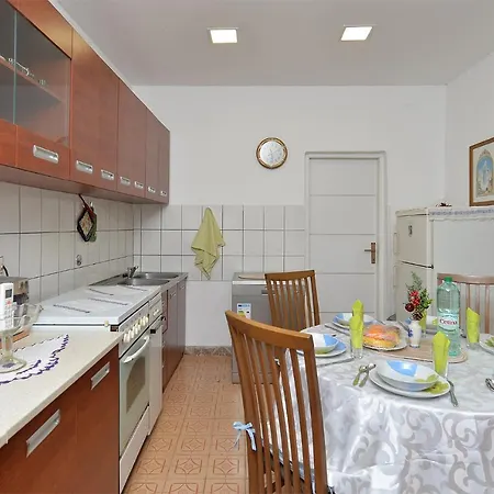 2141 Apartment *